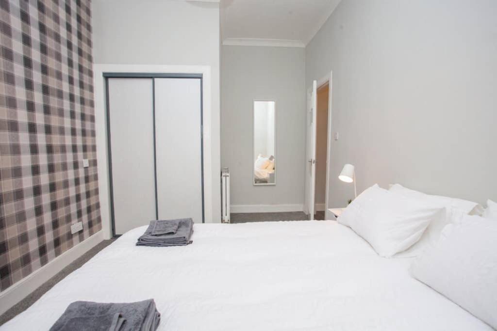 The Warwick Apartment Greenock Eksteriør billede